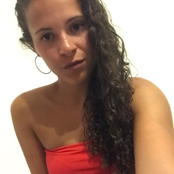 Meet your Posher, Giulia - Picture 1 of 1